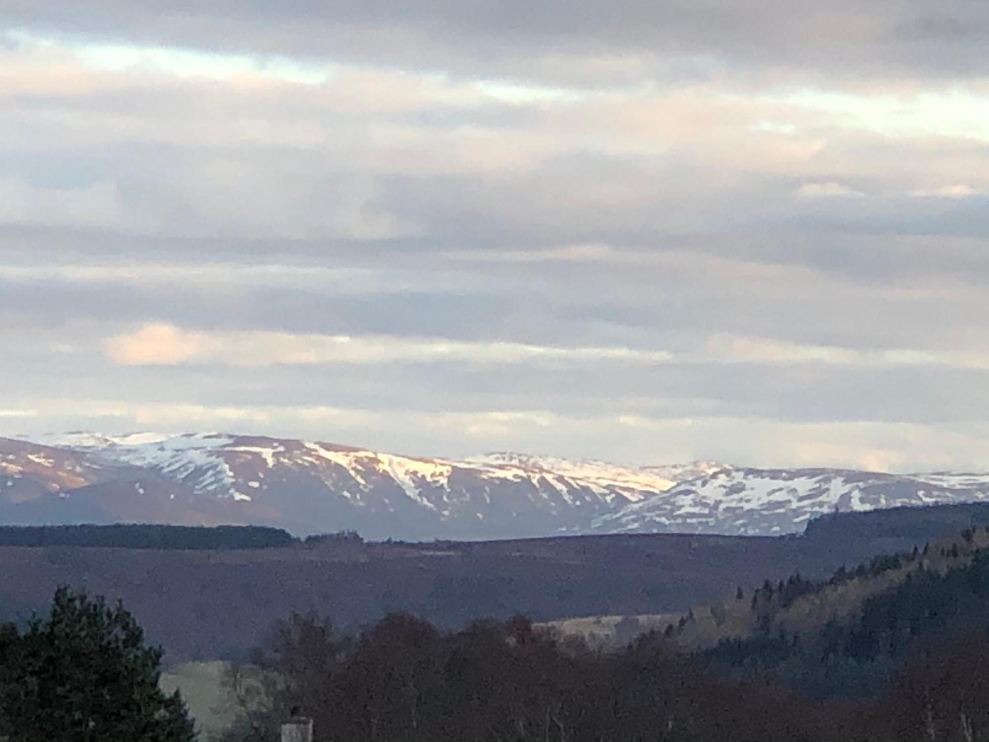 Retreat Hot Tub Highland Cabin - Inverness — Photos 2